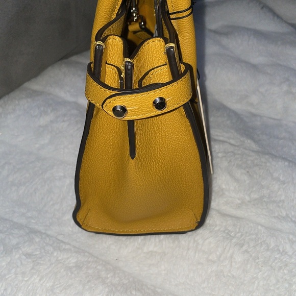Furla Pin Ladies Mini Yellow

Ginestra Leather Tote New With Tags - Picture 4 of 10